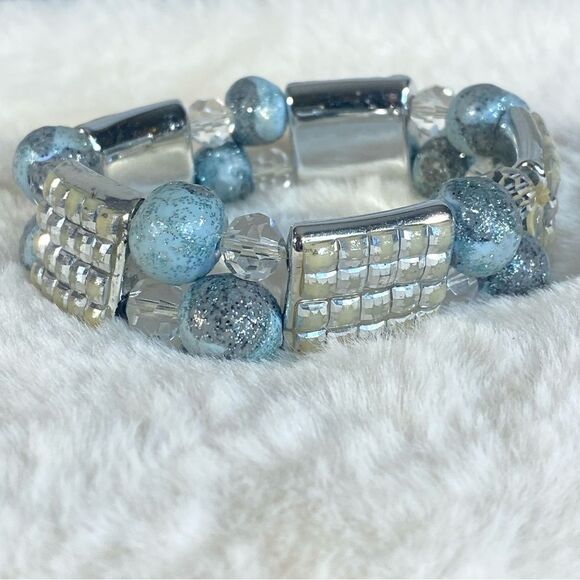 NWT Elegant Blue Silver Beaded Bracelet Handcrafted Jewelry One Size Fits Most - Picture 3 of 3